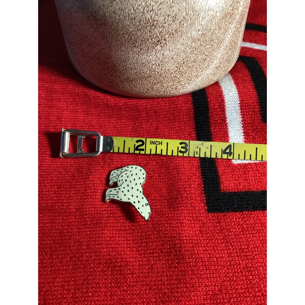 Artique Ltd Carolee Pollock Vintage Polar Bear Enamel Pin Spotted Animal Brooch - Picture 2 of 4